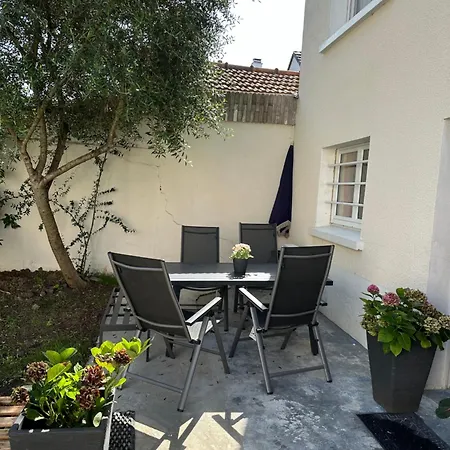 Villa Maison Grand Paris Avec Jardin Et Parking Prive Proche Rer B Et M14 *